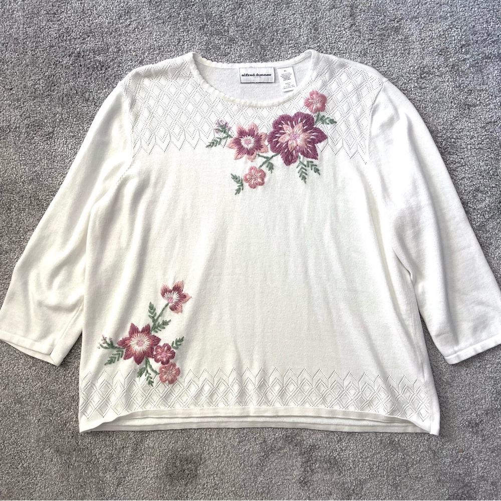 Vintage Alfred Dunner White Sweater Pink Embroidered Flowers‎ Women Sz XL Granny